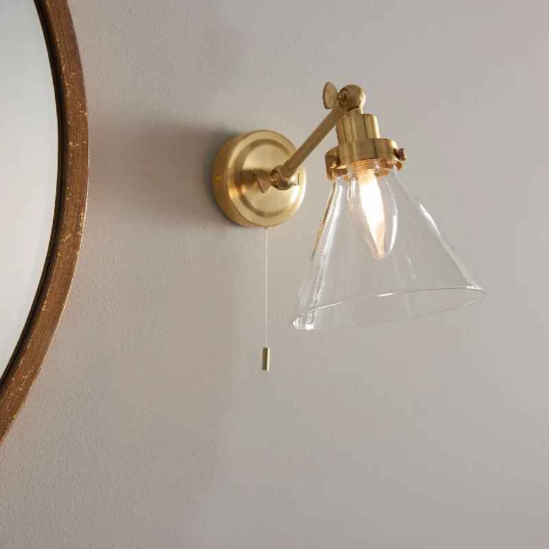 Track lighting for photography studiosFaraday Wall